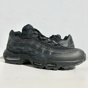 Nike Air Max 95 “Triple Black” Men’s Size 11.5 Cushioned Lifestyle Sneakers